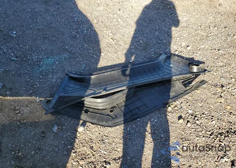 2013 Tesla Model S z USA, uszkodzony, nr VIN 5YJSA1CG5DFP03704